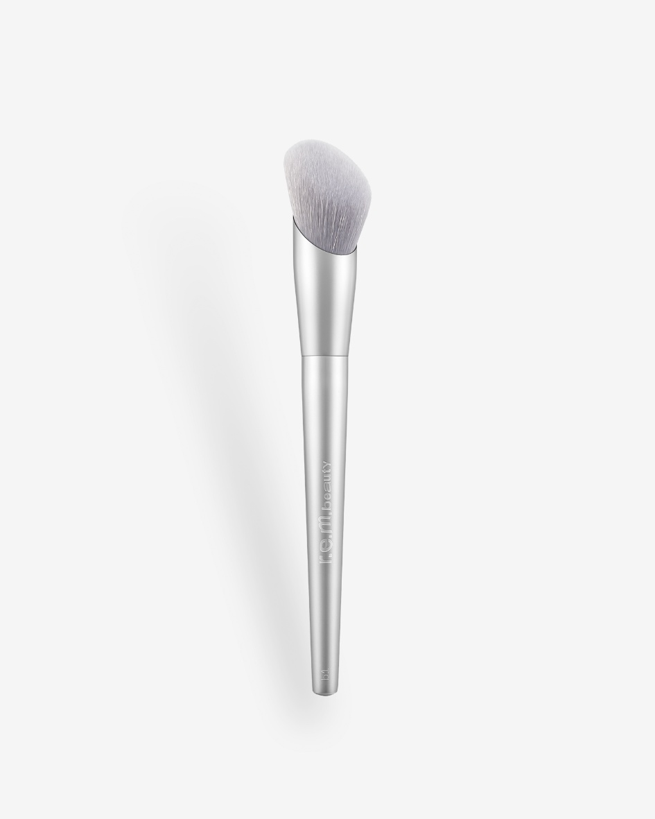 r.e.m. beauty Blush Brush B1