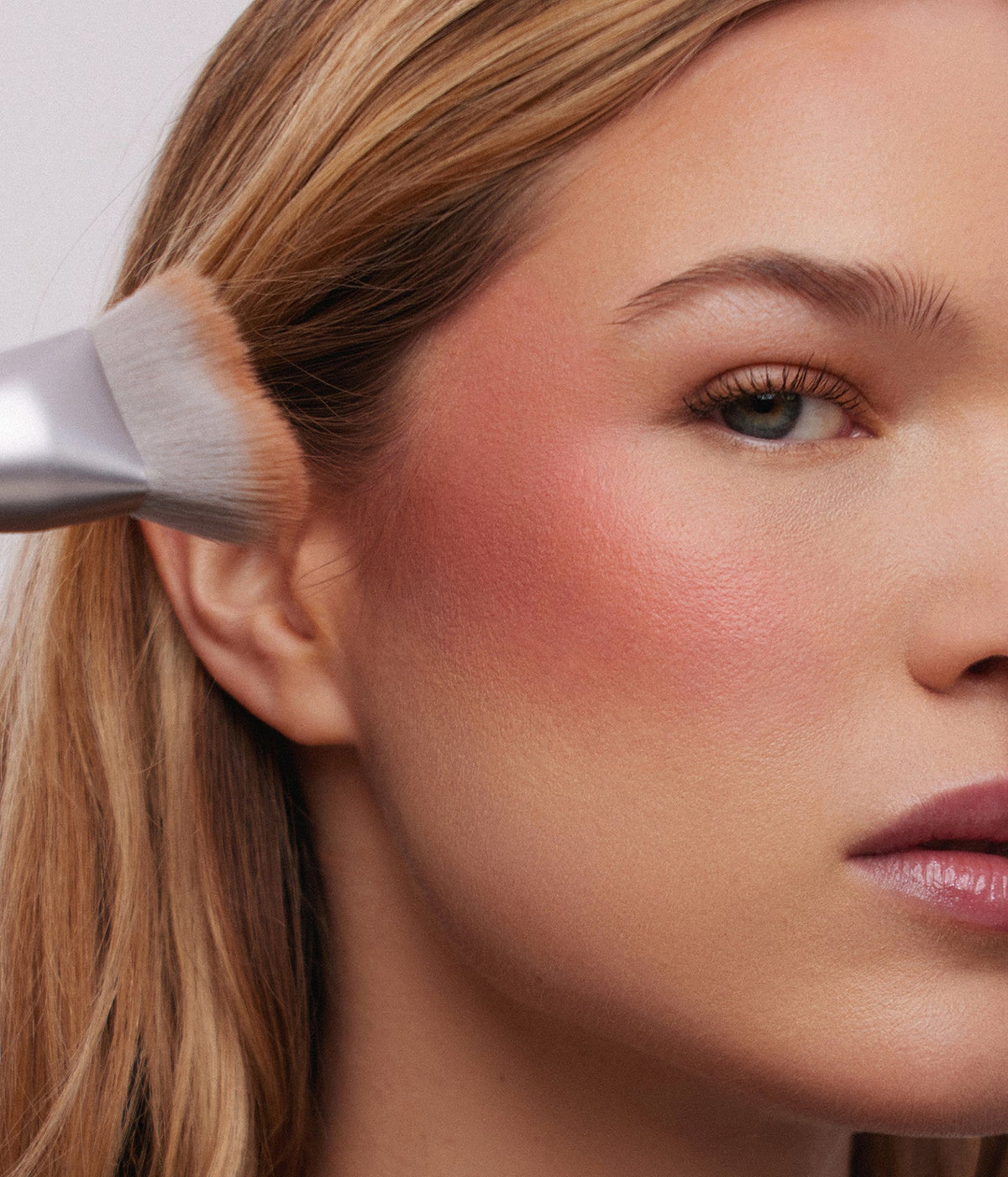 r.e.m. beauty Bronzer Brush B2