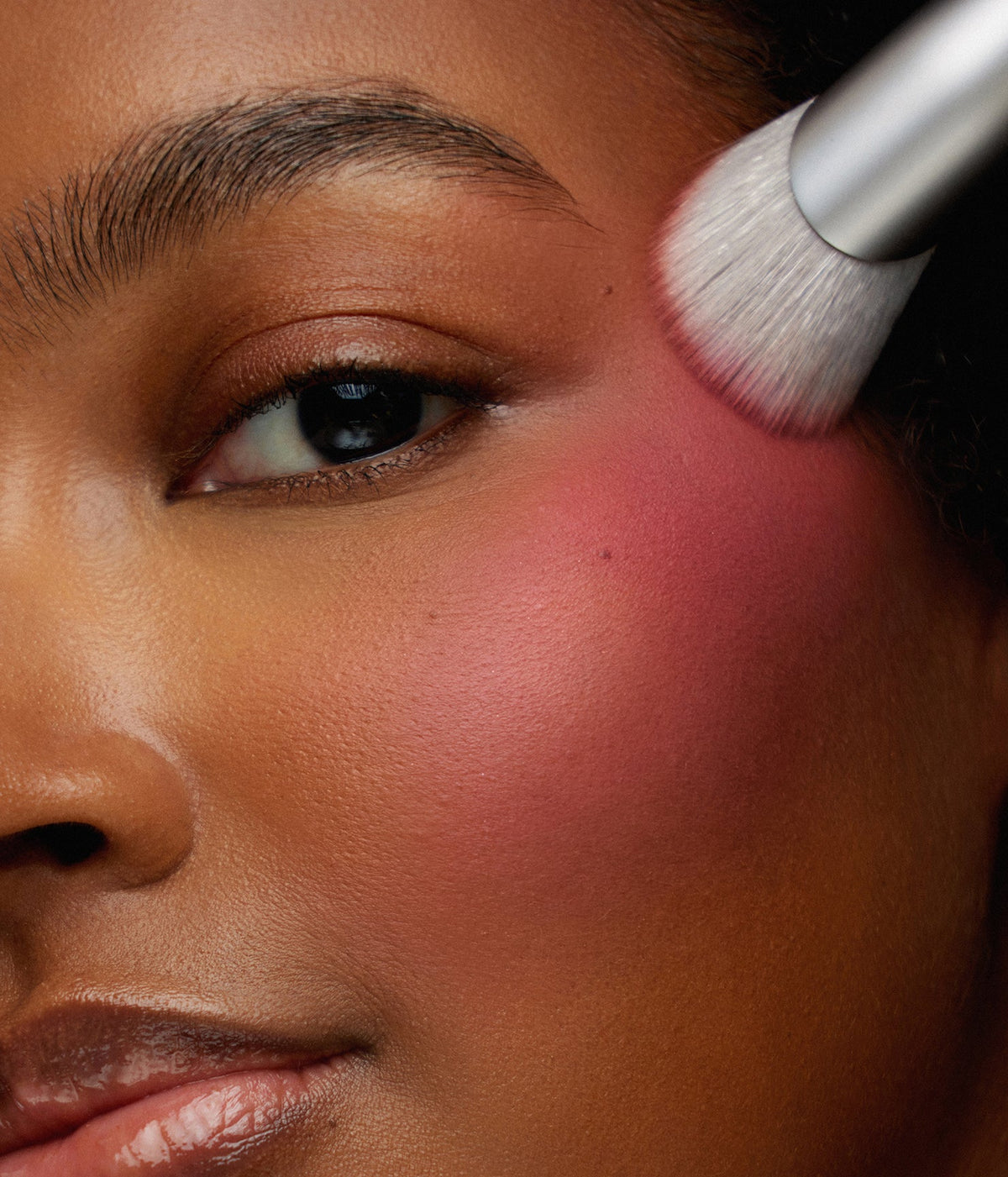 r.e.m. beauty Blush Brush B1