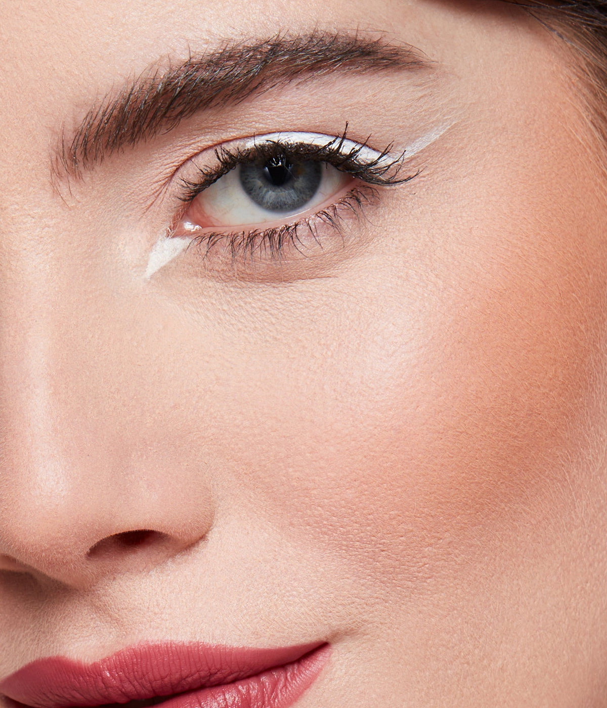r.e.m. beauty Hypernova Bronzing Powder