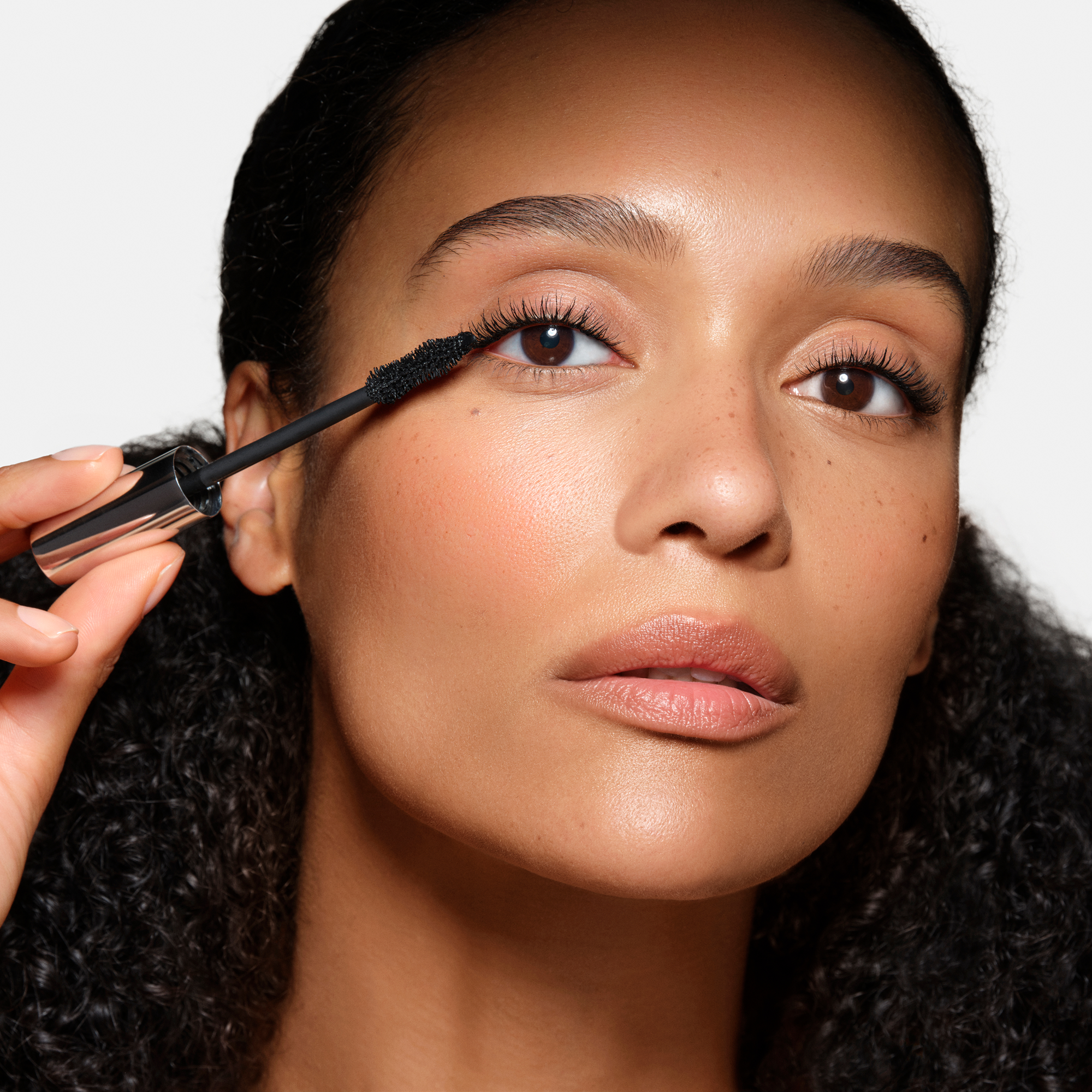 Haus Labs B Structural Volumizing + Lengthening Mascara aangebracht