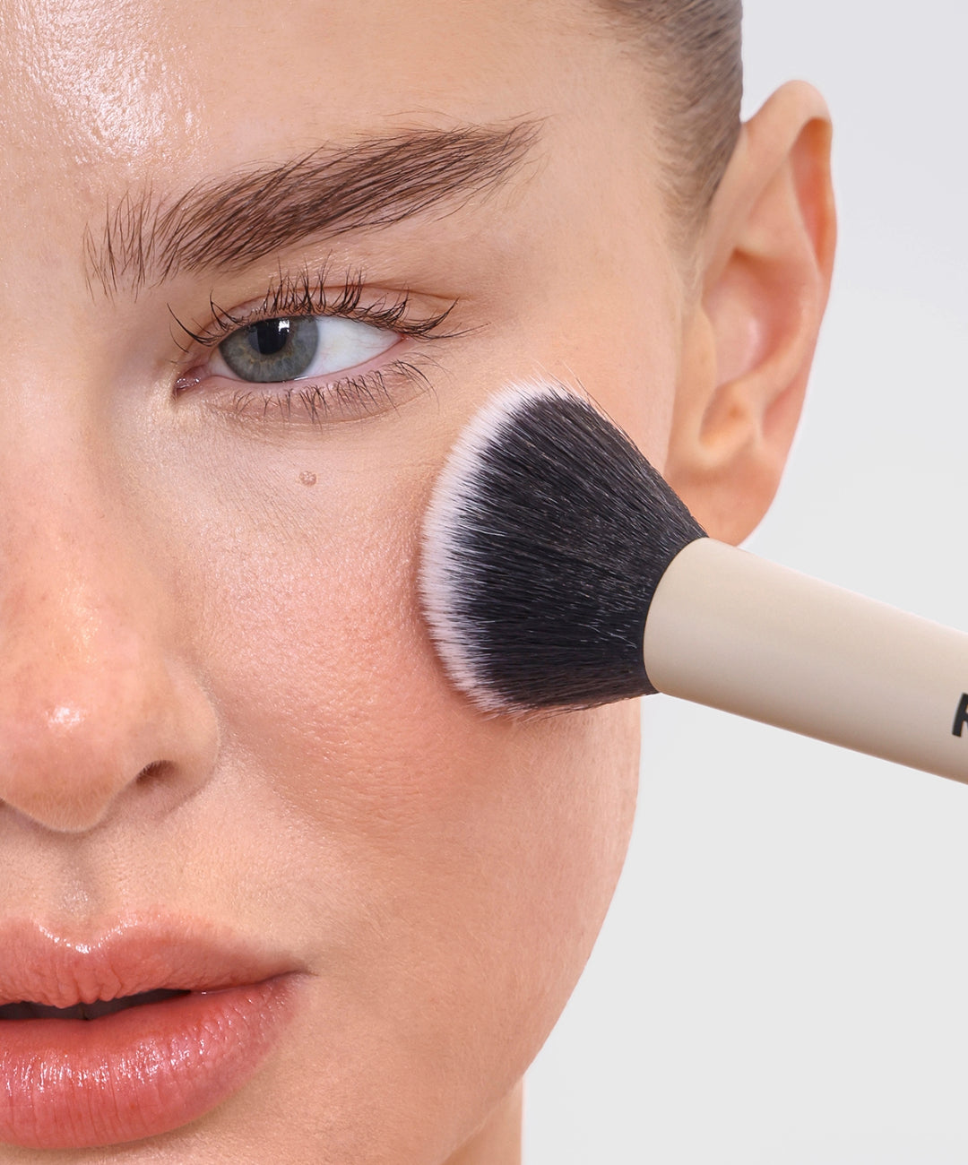 REFY Complexion Brush