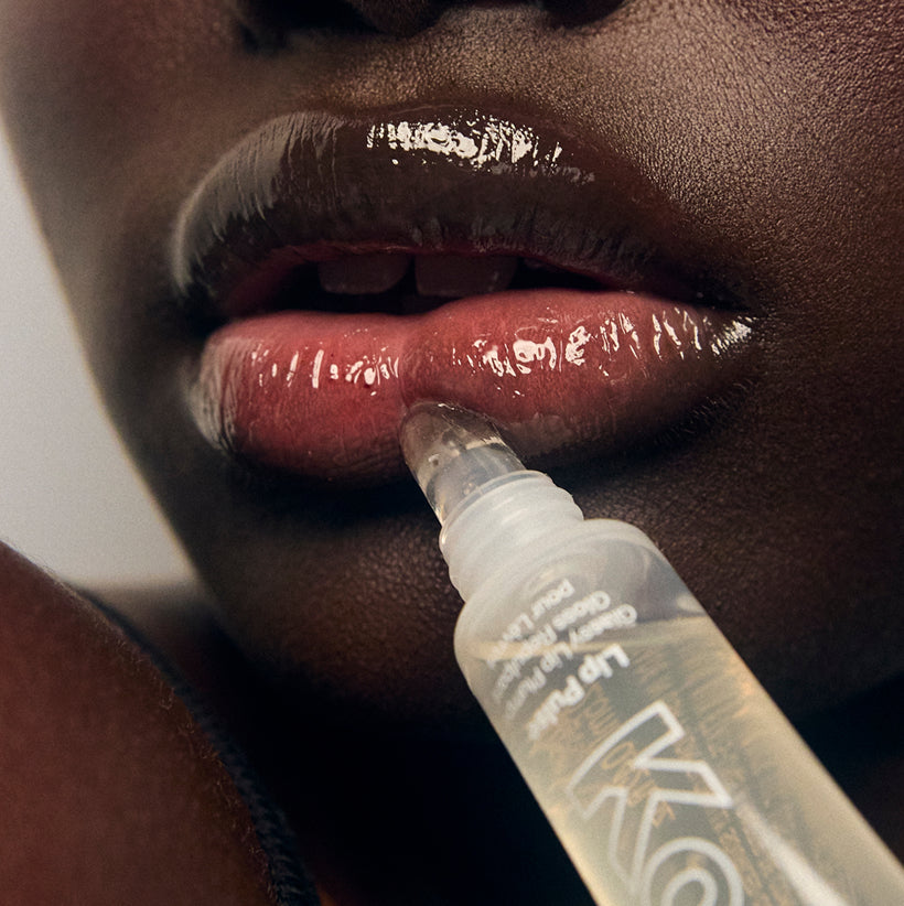 Kosas Lip Pulse Tingly Lip Plumper aangebracht